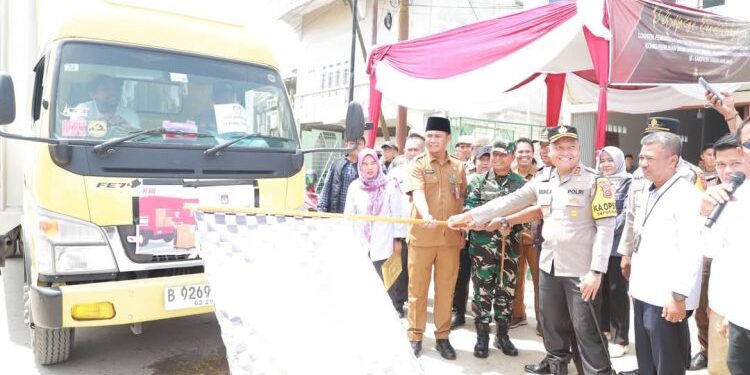 Pemkab Tanjab Barat dan KPU Mulai Distribusi Logistik Pilkada 2024 ke 12 Kecamatan