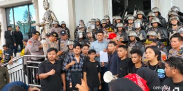 Ketua DPRD Provinsi Jambi M. Hafiz Fattah Gerak Cepat Sambut Aksi Mahasiswa di Gedung DPRD