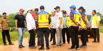 Pimpinan dan Anggota DPRD Jambi Tinjau Jalan Jepang